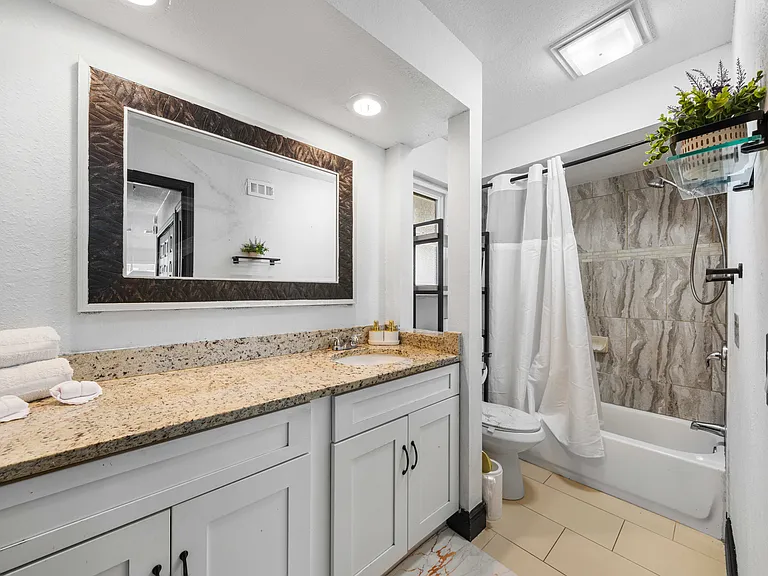 1110 E Lakeshore Blvd #3 — Photo 39