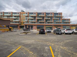 215 Lakeshore Rd W #526, Mississauga, ON L5H 1G6