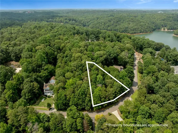 232 Riverlake Rd, Fair Play, SC 29643