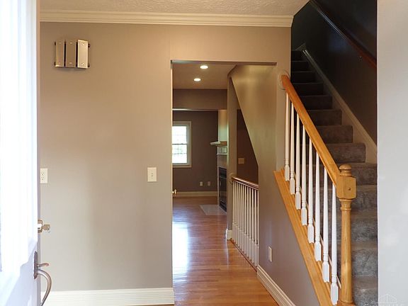 2nd image of 469 Maple Circle Dr