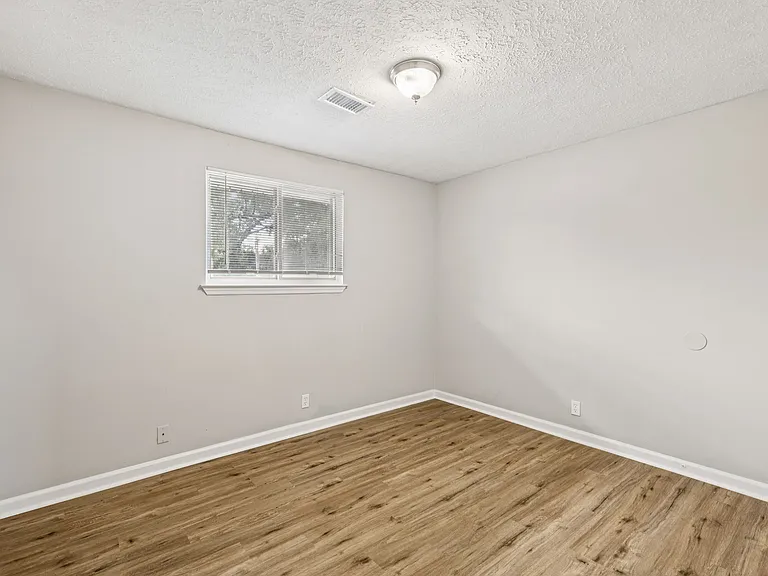 1200 Wh Davis Dr — Photo 3