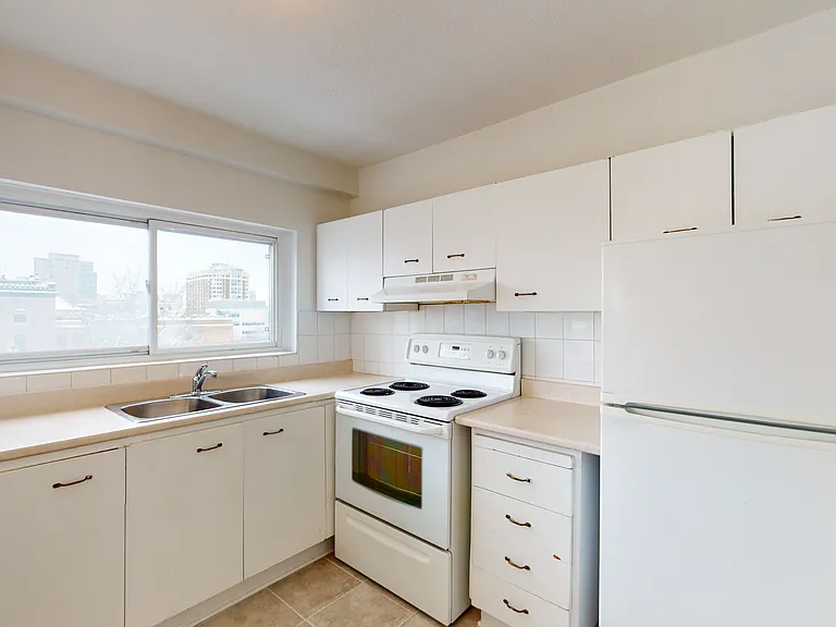 60 Daly Ave — Photo 23