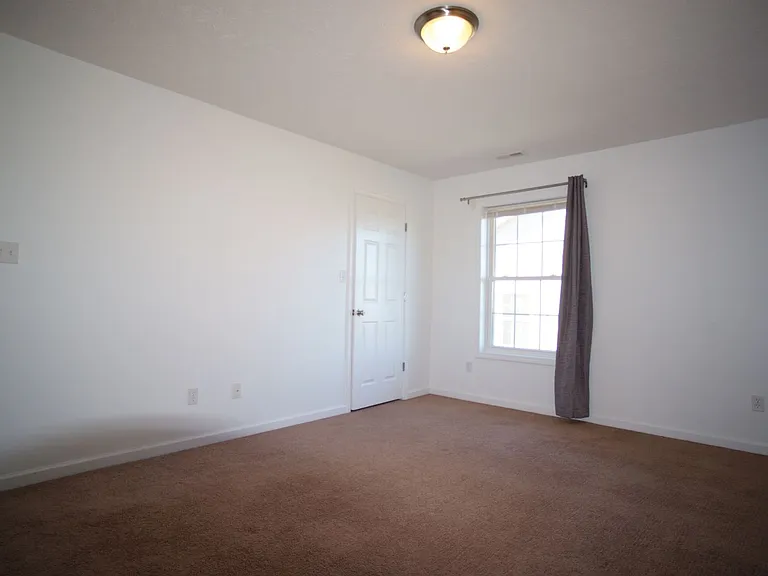 175 Kays Dr — Photo 11