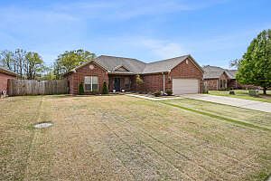 3rd image of 43 Golden Leaf Dr