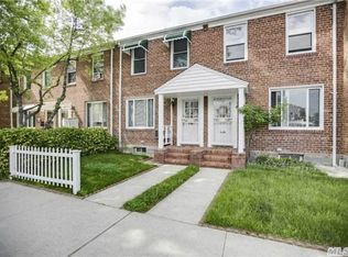 19601 Station Rd, Flushing, NY 11358