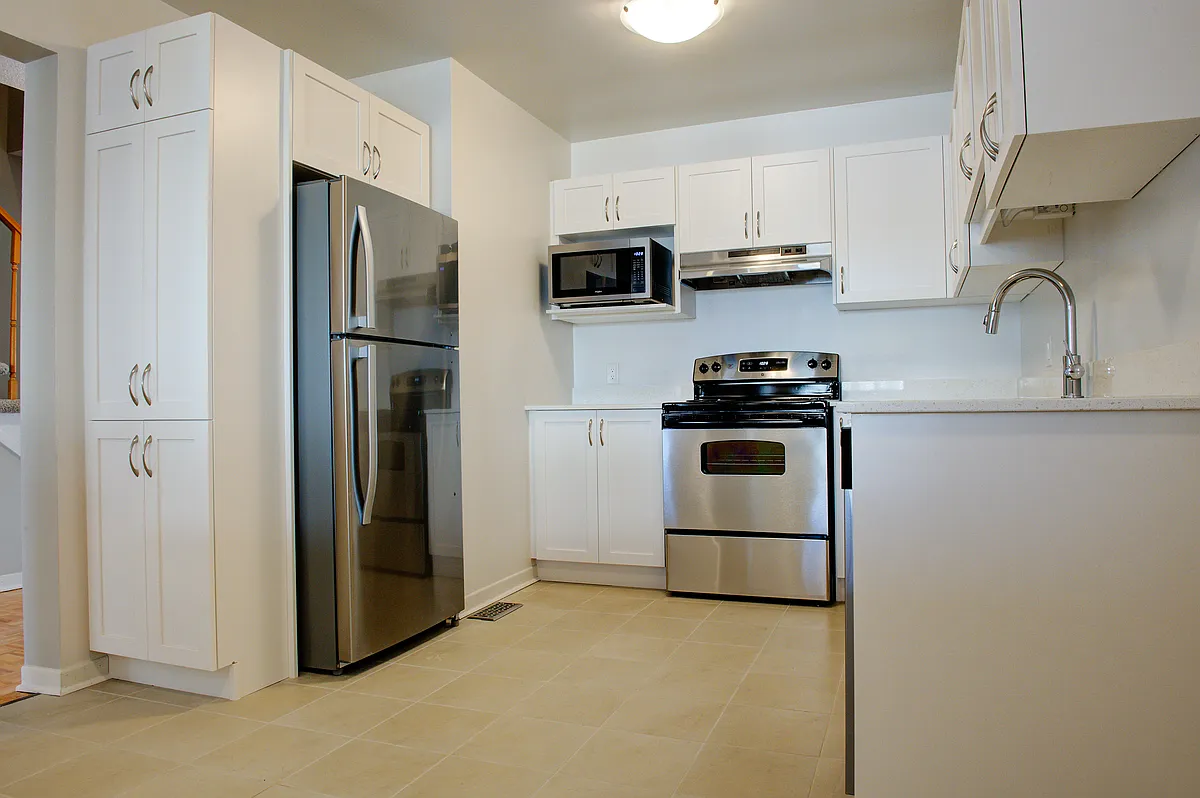 Building Photo - 2 Tamara Way #29