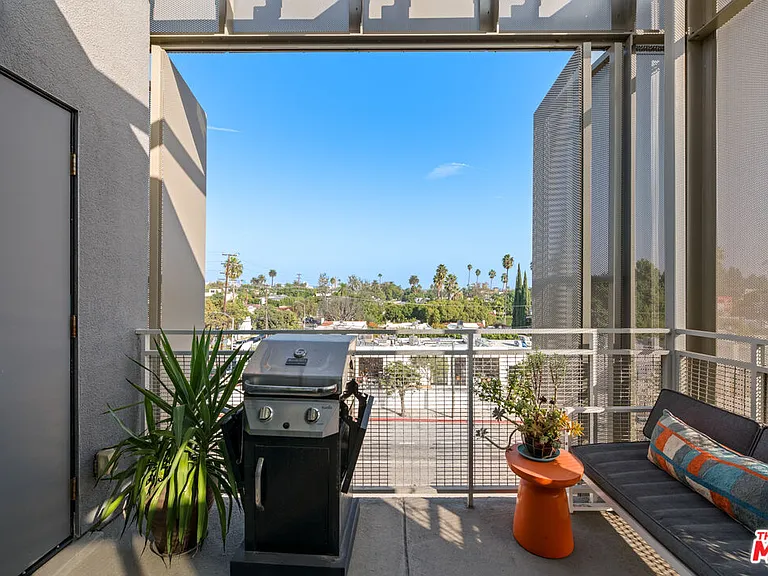 751 N Fairfax Ave #12 — Photo 7