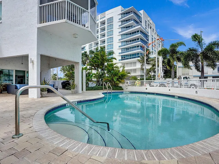 720 Bayshore Dr #403 — Photo 14