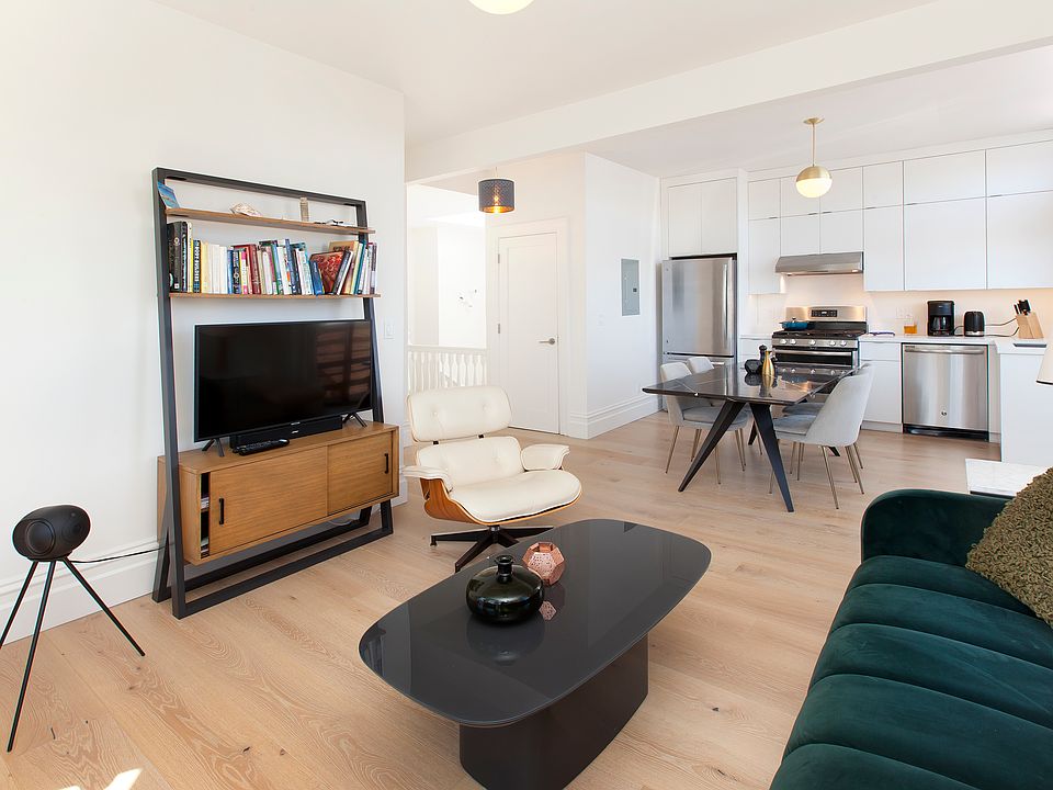 living room/kitchen