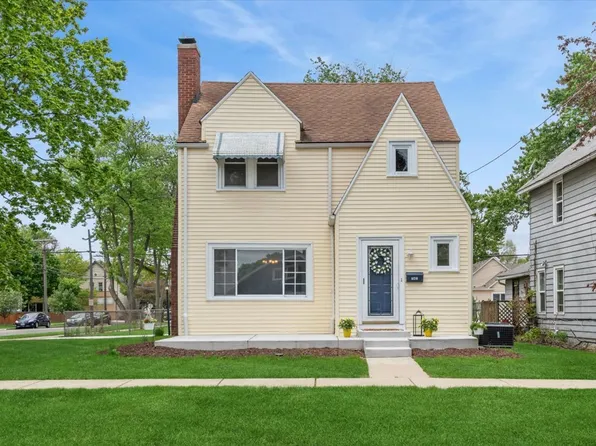 747 Watson St, Aurora, IL 60505