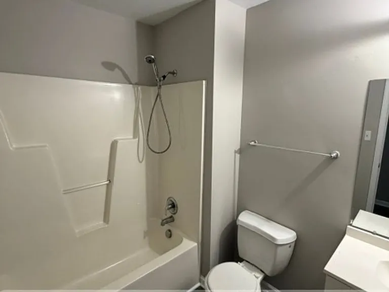 6126 Lonestar Rd — Photo 7