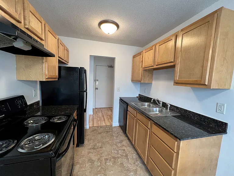 2741 Pillsbury Ave S — Photo 12