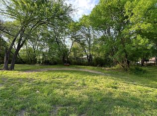 704 E 8th St, Bonham, TX 75418