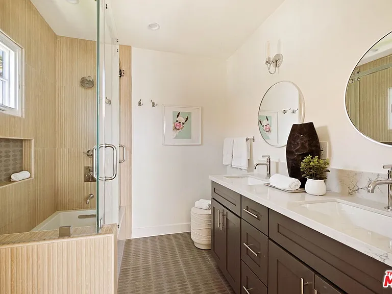 308 S Highland Ave — Photo 35
