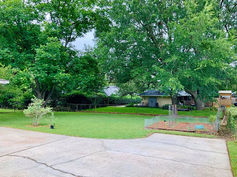 1523 Shawn Dr — Photo 4