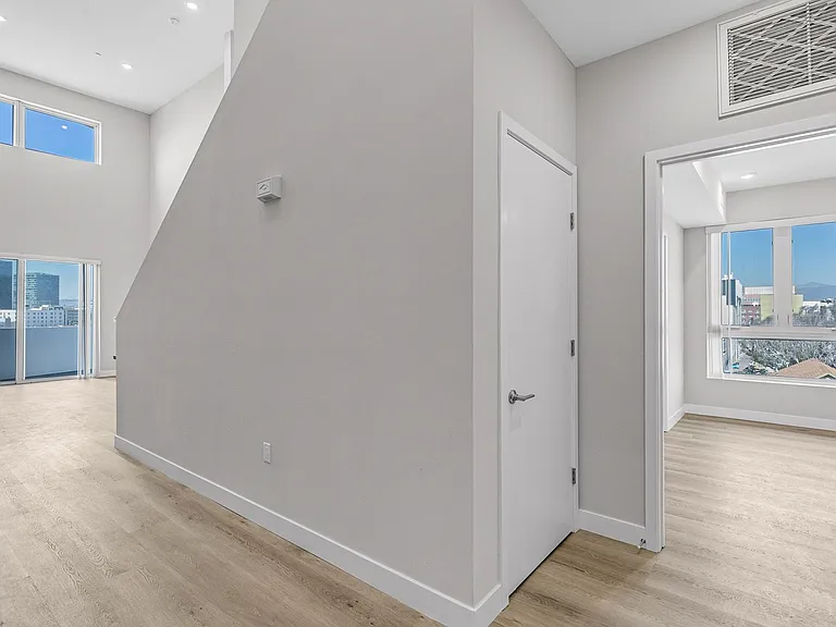 825 Coronado-Building — Photo 97