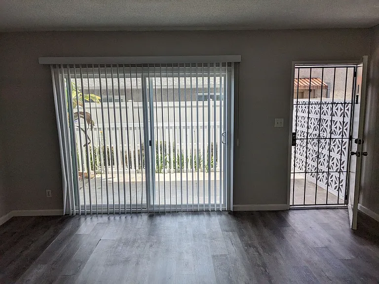 2758 Orange Ave — Photo 2
