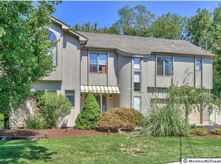 9 River Ave, Island Heights, NJ 08732