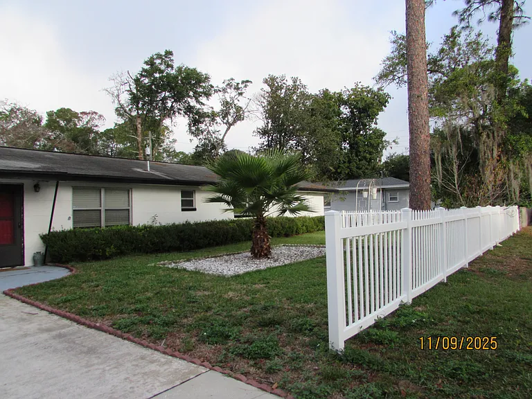 18 SE 44th St #3 — Photo 4
