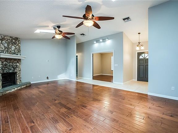 4th image of 954 Niblick Dr