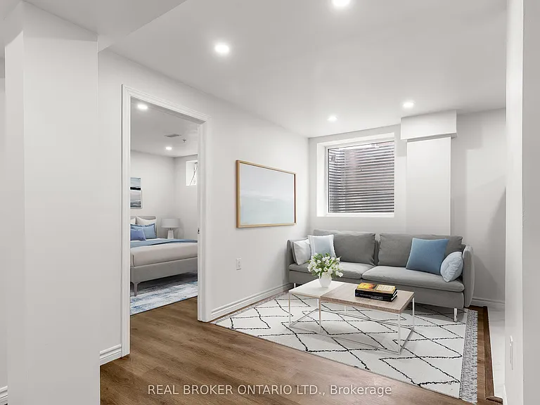 392 Clarkson Gate #BASEMENT — Photo 2