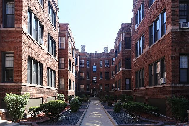 1st image of 4415 N Wolcott Ave APT 3B