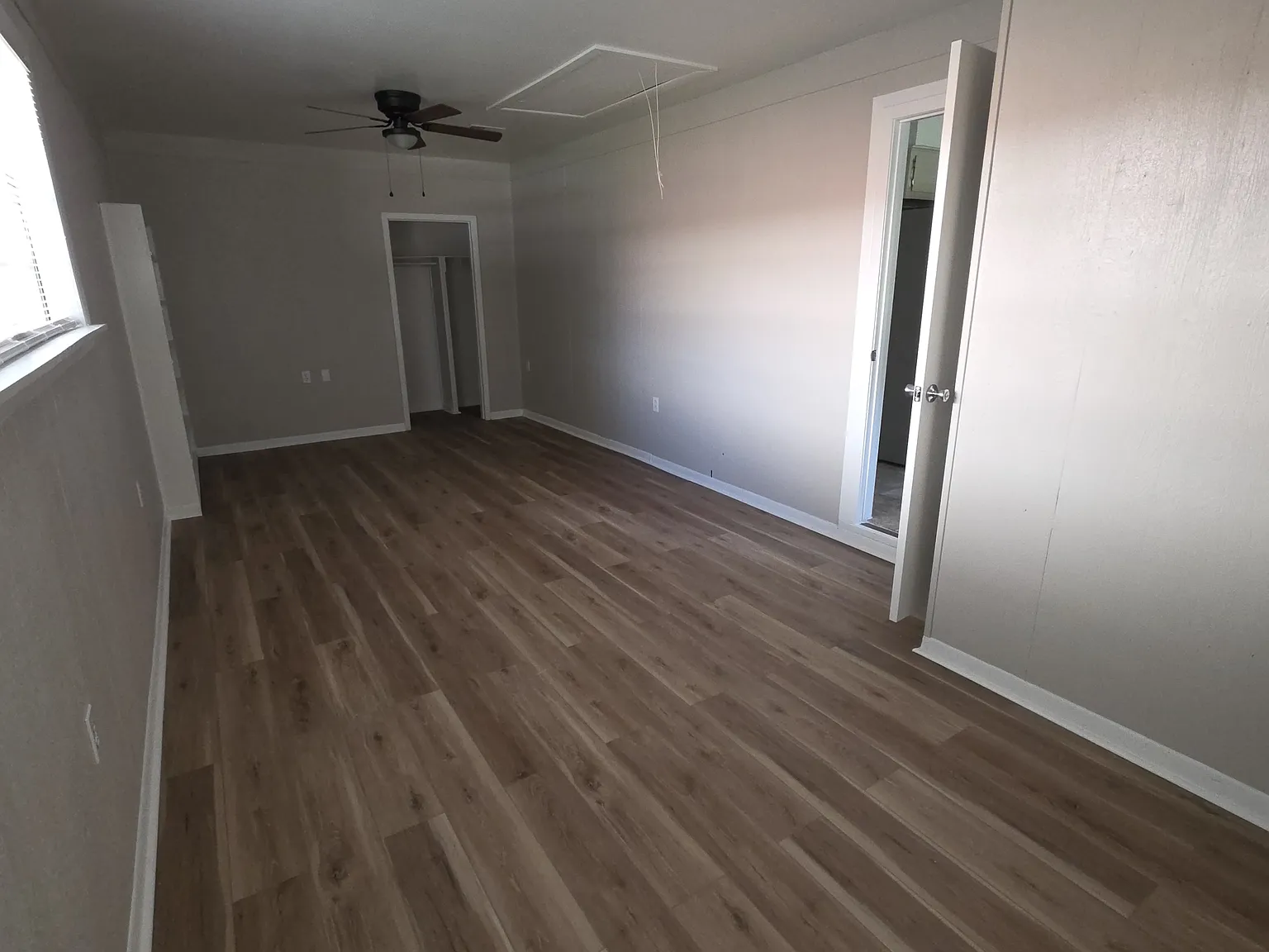 4 bed, 1.5 bath, 1102 sqft, $1,300 — Photo 3