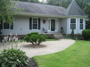 156 Ridgeway Dr, Frenchburg, KY 40387