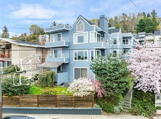 3824 Beach Dr SW APT 202, Seattle, WA 98116