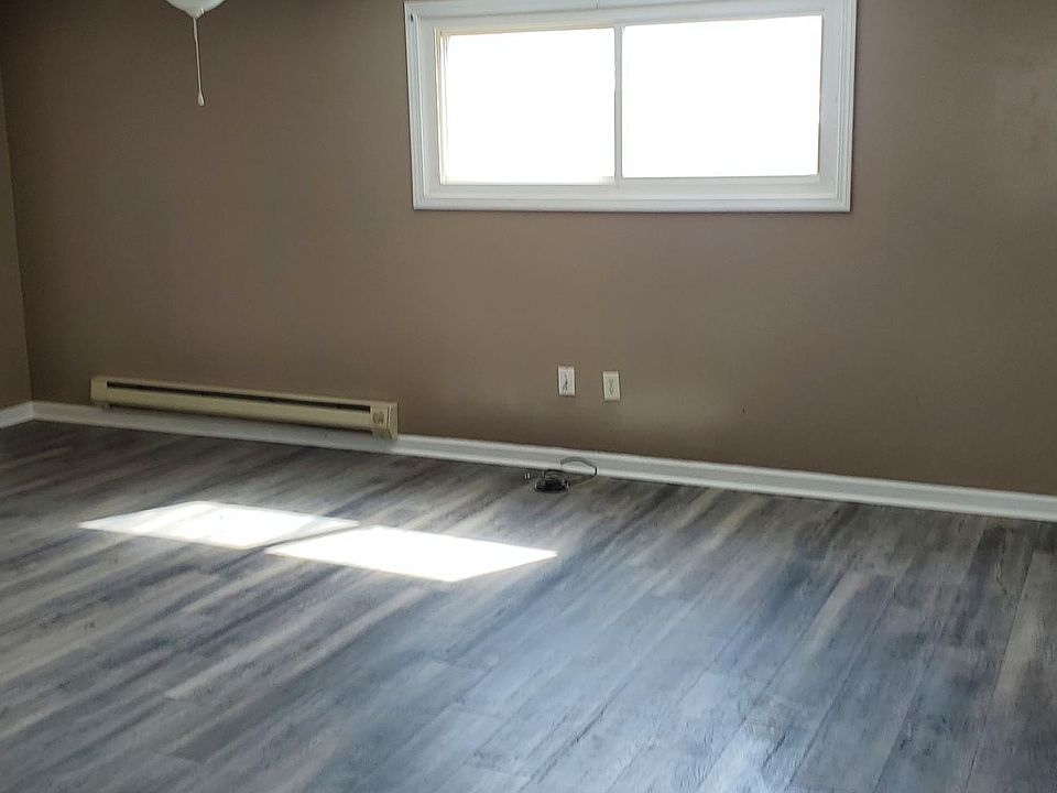 bedroom, standing at entrance