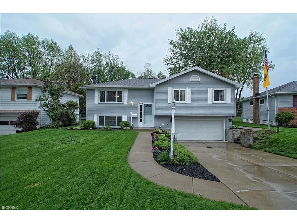 36536 Lakehurst Dr E photo 1
