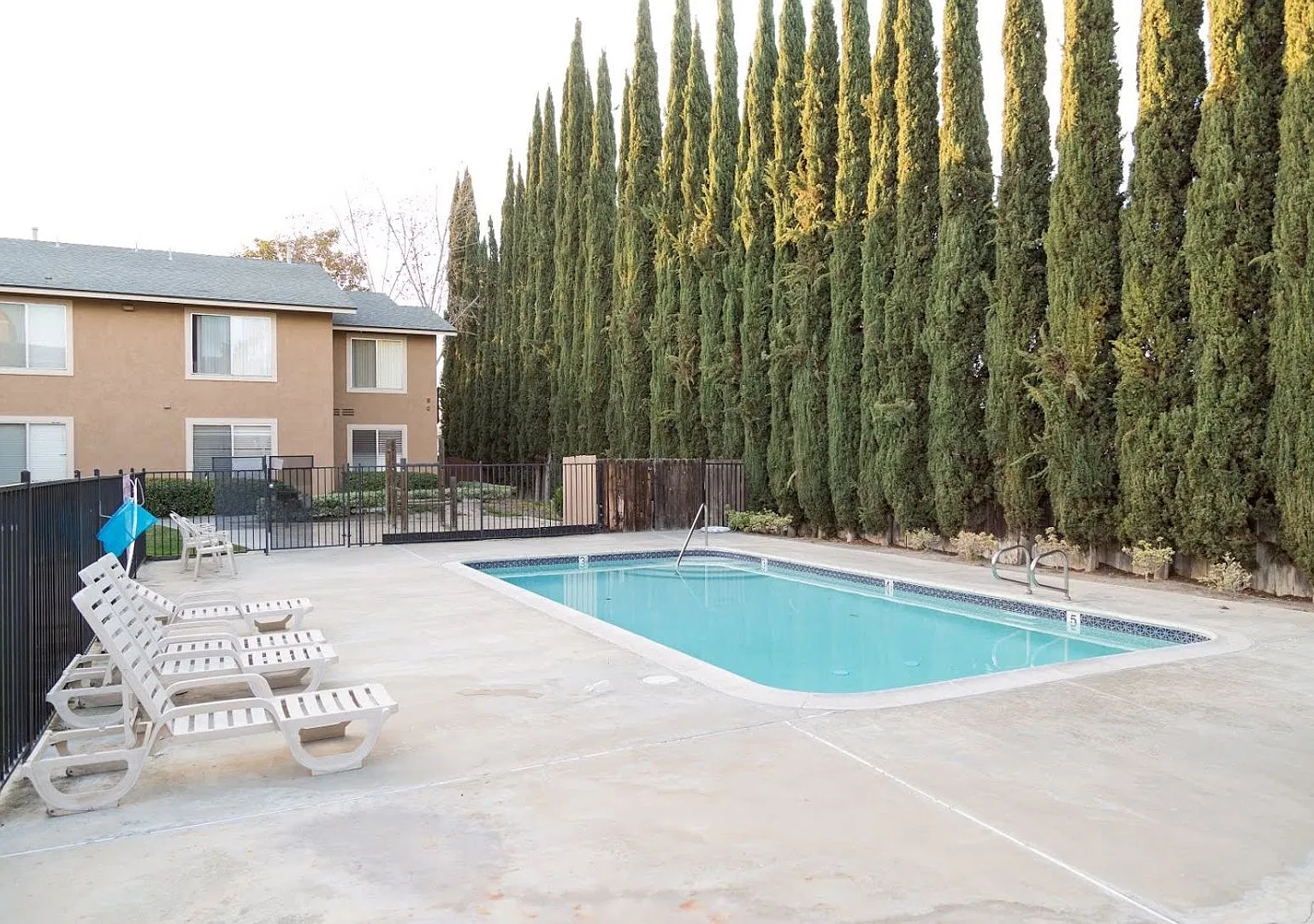Trinity Apartments — Photo 2