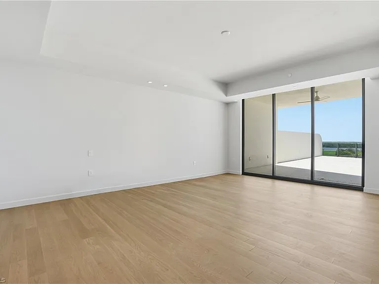 5100 Seagrass Blvd #201 — Photo 4