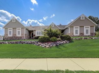 2311 Hunters Ln, Grafton, WI