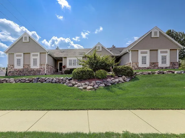 2311 Hunters LANE, Grafton, WI 53024