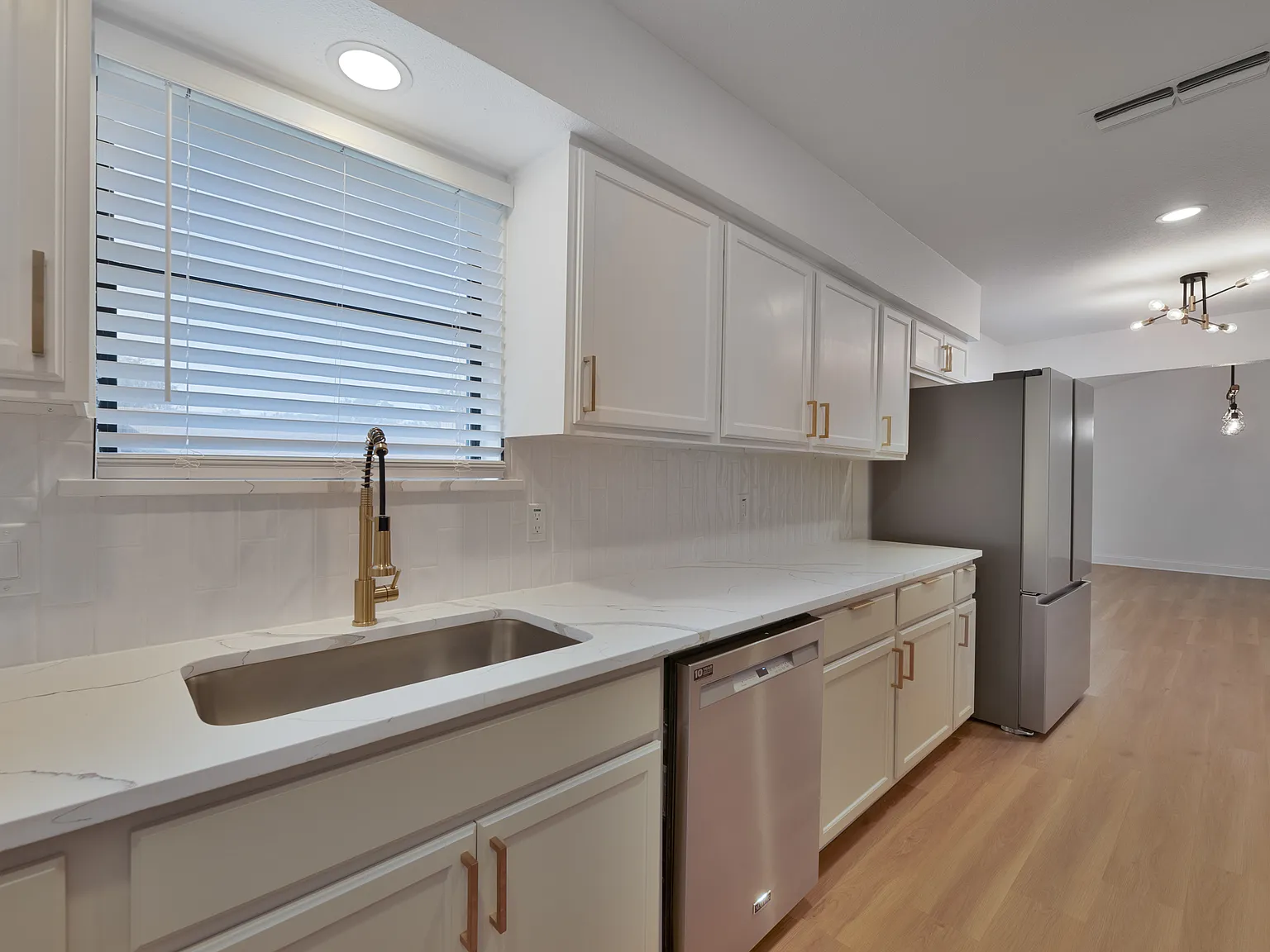 7609 Red Oak St — Photo 2