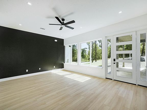 3rd image of 134 Pahalawe Ln