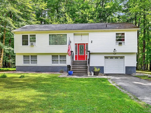6 Tice Lane, Middletown, NY 10941