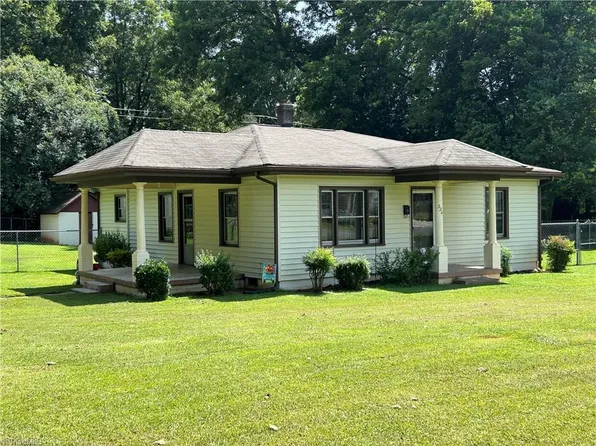 324 N Crigler St, Charlotte, NC 28216