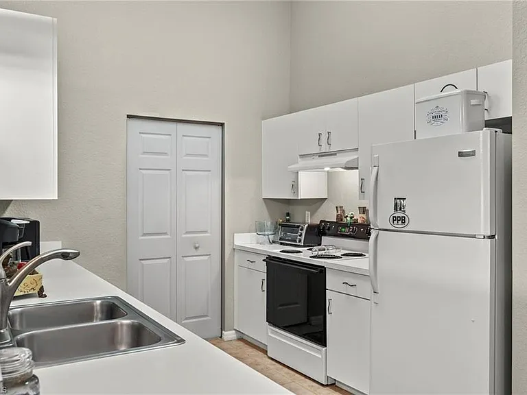 27083 Matheson Ave #208 — Photo 7