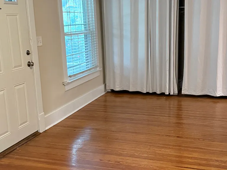 908 Delor Ave — Photo 3