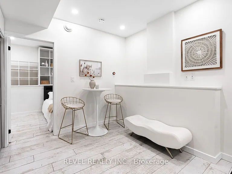 89 Foxley St #LOWER — Photo 4