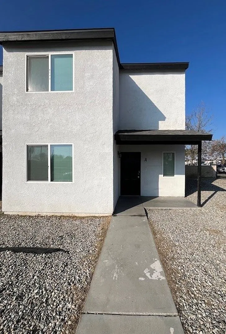 Monterey St (93305) — Photo 1