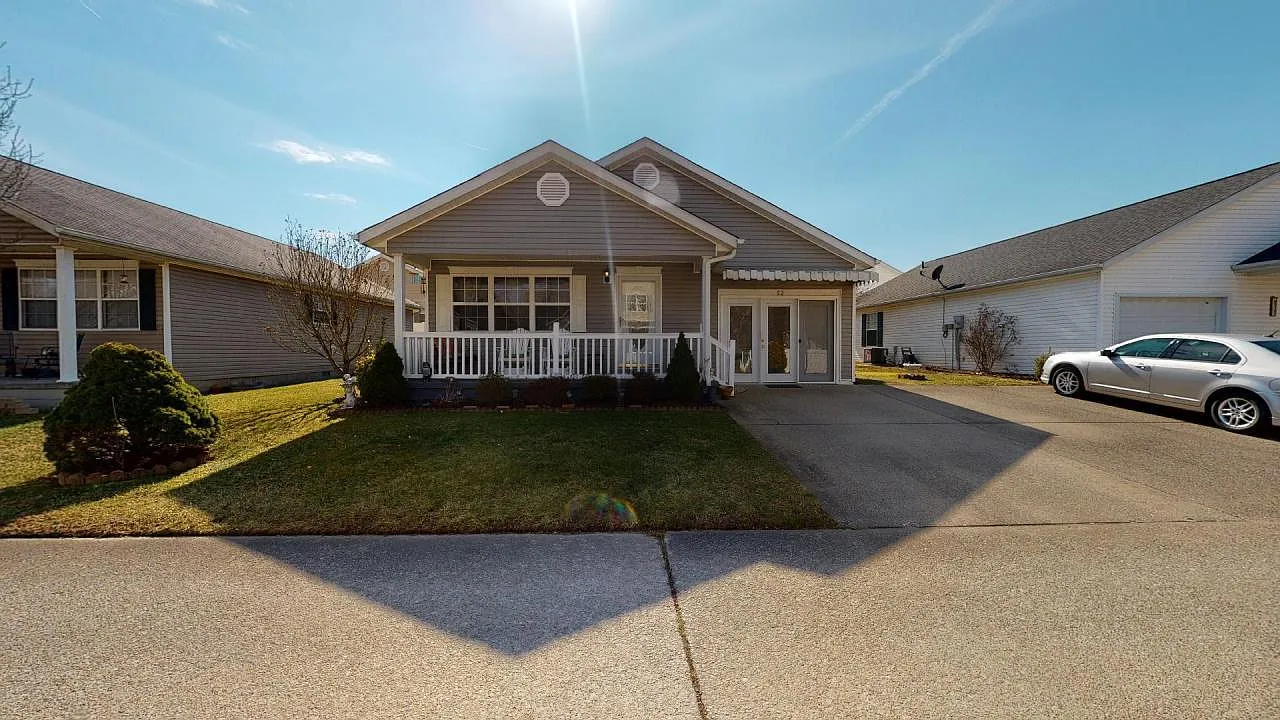 92 Palm Dr photo 1