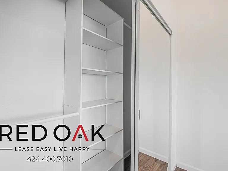 11218 Oxnard St #5 — Photo 11