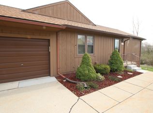 11752 Shenandoah Dr, South Lyon, MI