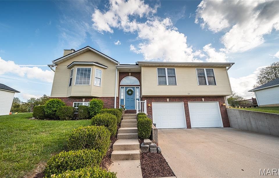 1st image of 808 Oxford Dr