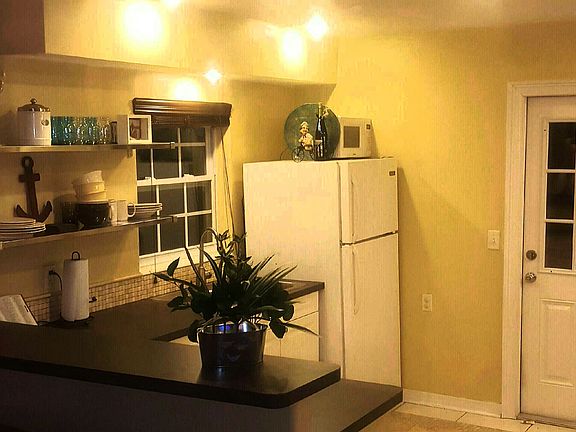 5th image of 4635 W Kensington Ave