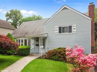 111 Candlewood Dr, Yonkers, NY 10710