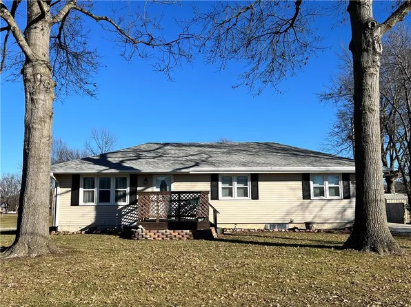 908 N Davis St, Hamilton, MO 64644